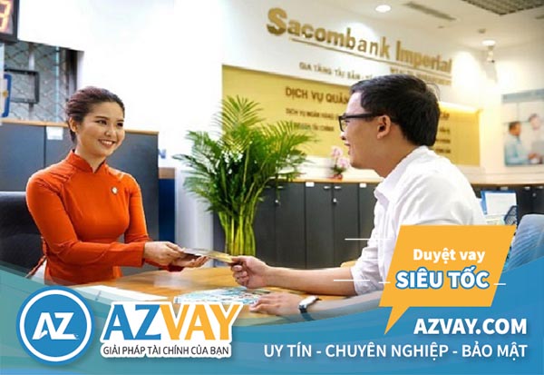 Khách hàng làm hồ sơ vay xây sửa nhà Sacombank