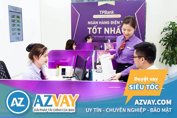 Khách hàng vay tín chấp theo lương tại TPBank sẽ được hướng dẫn tận tình