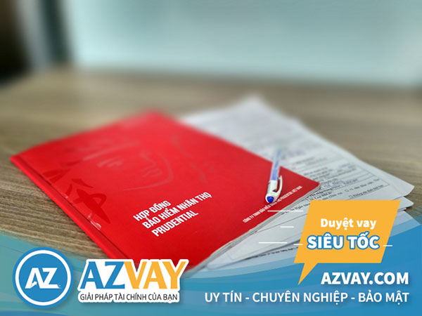 Mở thẻ tín dụng bằng hợp đồng bảo hiểm giúp cắt bớt được những thủ tục rườm rà.