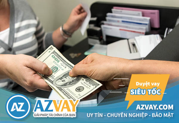 Lãi suất rút tiền thẻ tín dụng VPBank khoảng 2%/tháng