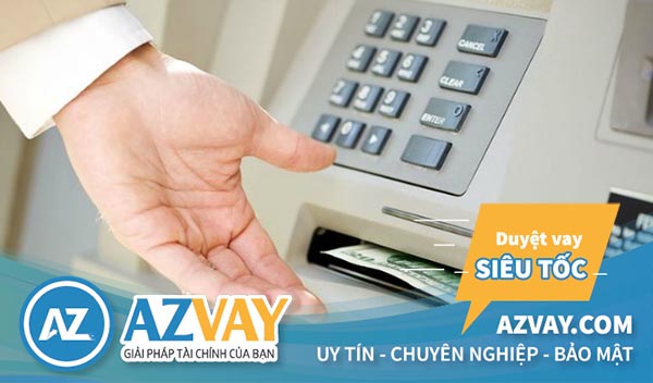 Rút tiền thẻ tín dụng qua máy ATM