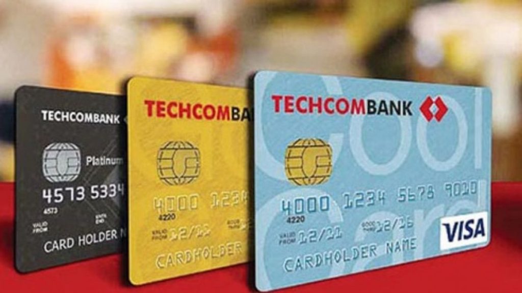 Mở thẻ tín dụng ngân hàng Techcombank có mất phí không?
